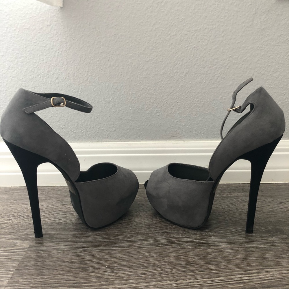 Gray heels